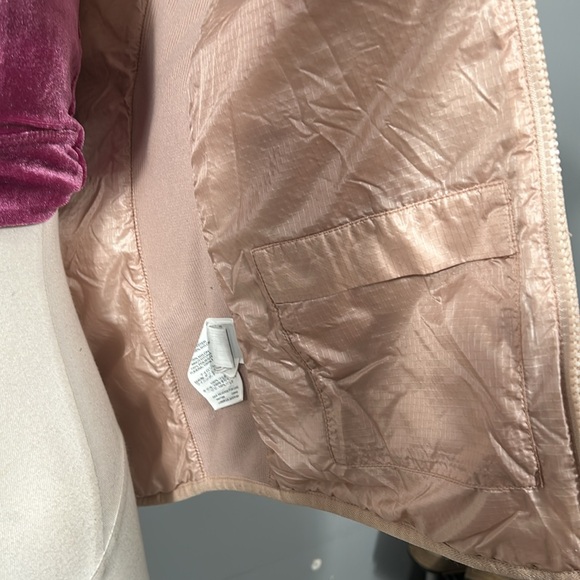 J. Crew Womens Layering Vest Primaloft Rose Gold size XS- like new - Picture 9 of 15